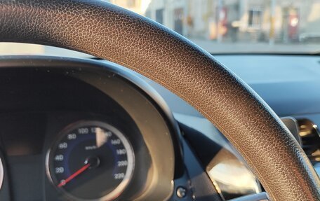 Hyundai Solaris II рестайлинг, 2011 год, 700 000 рублей, 3 фотография