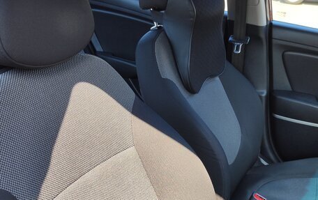Hyundai Solaris II рестайлинг, 2011 год, 700 000 рублей, 10 фотография