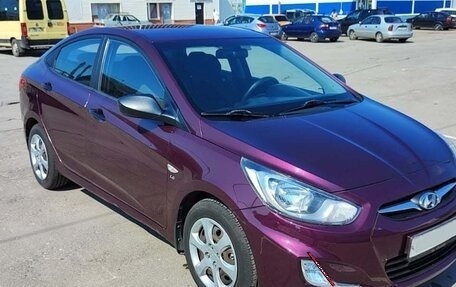 Hyundai Solaris II рестайлинг, 2011 год, 700 000 рублей, 11 фотография