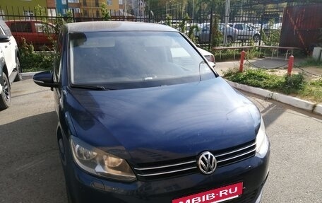 Volkswagen Touran III, 2011 год, 990 000 рублей, 6 фотография