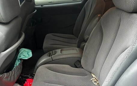 Chrysler Voyager IV, 2007 год, 750 000 рублей, 16 фотография