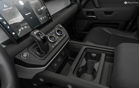 Land Rover Defender II, 2023 год, 9 300 000 рублей, 15 фотография