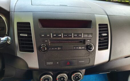 Mitsubishi Outlander III рестайлинг 3, 2008 год, 1 100 000 рублей, 11 фотография