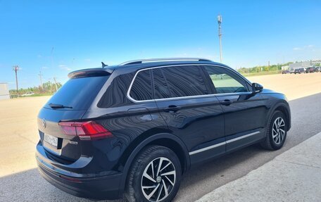 Volkswagen Tiguan II, 2018 год, 2 690 000 рублей, 3 фотография