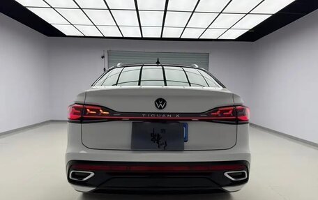 Volkswagen Tiguan II, 2022 год, 2 950 000 рублей, 5 фотография