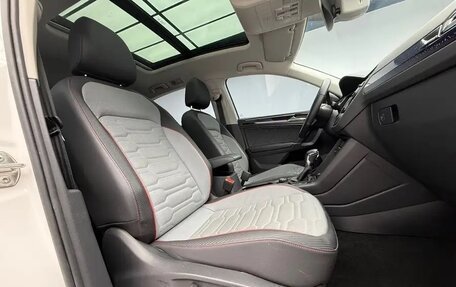 Volkswagen Tiguan II, 2022 год, 2 950 000 рублей, 13 фотография