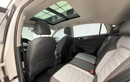 Volkswagen Tiguan II, 2022 год, 2 950 000 рублей, 11 фотография