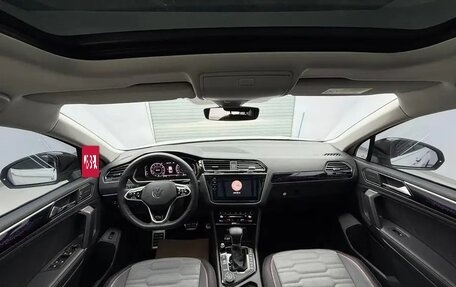 Volkswagen Tiguan II, 2022 год, 2 950 000 рублей, 8 фотография