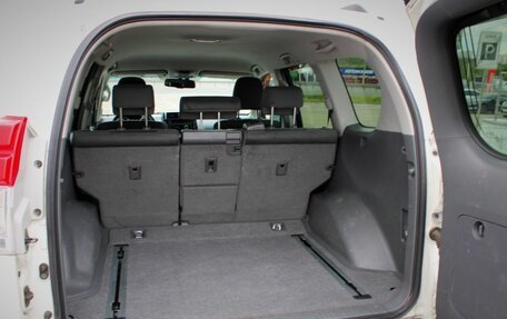 Toyota Land Cruiser Prado 150 рестайлинг 2, 2011 год, 2 399 000 рублей, 10 фотография