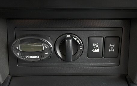 Toyota Land Cruiser Prado 150 рестайлинг 2, 2011 год, 2 399 000 рублей, 18 фотография