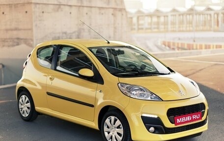 Peugeot 107 I рестайлинг, 2012 год, 590 000 рублей, 1 фотография