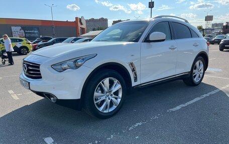 Infiniti QX70, 2014 год, 2 470 000 рублей, 5 фотография