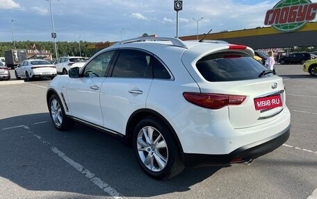 Infiniti QX70, 2014 год, 2 470 000 рублей, 7 фотография