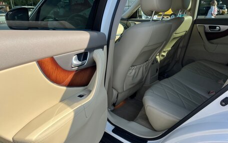 Infiniti QX70, 2014 год, 2 470 000 рублей, 12 фотография