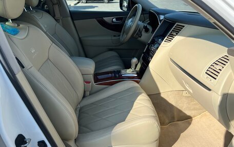 Infiniti QX70, 2014 год, 2 470 000 рублей, 17 фотография