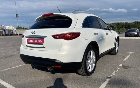 Infiniti QX70, 2014 год, 2 470 000 рублей, 10 фотография
