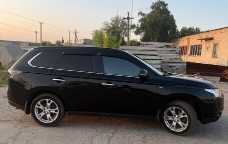 Mitsubishi Outlander III рестайлинг 3, 2013 год, 1 890 000 рублей, 5 фотография