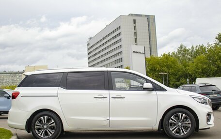 KIA Carnival III, 2018 год, 1 995 000 рублей, 4 фотография