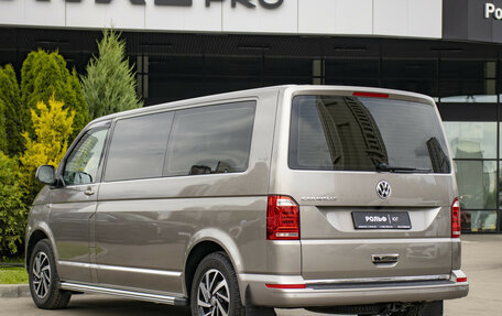 Volkswagen Caravelle T6 рестайлинг, 2018 год, 4 155 000 рублей, 6 фотография