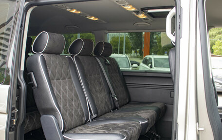 Volkswagen Caravelle T6 рестайлинг, 2018 год, 4 155 000 рублей, 8 фотография