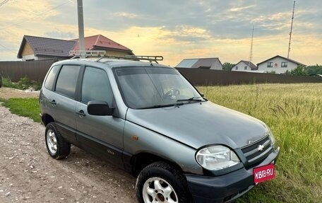 Chevrolet Niva I рестайлинг, 2004 год, 259 000 рублей, 1 фотография
