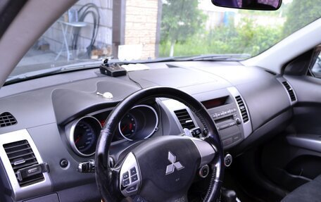 Mitsubishi Outlander III рестайлинг 3, 2008 год, 890 000 рублей, 10 фотография