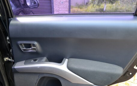 Mitsubishi Outlander III рестайлинг 3, 2008 год, 890 000 рублей, 13 фотография