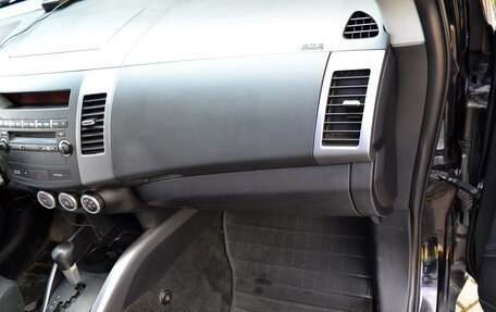 Mitsubishi Outlander III рестайлинг 3, 2008 год, 890 000 рублей, 14 фотография