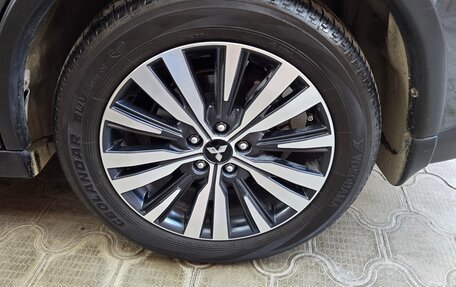 Mitsubishi Outlander III рестайлинг 3, 2020 год, 2 500 000 рублей, 3 фотография