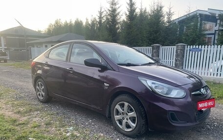 Hyundai Solaris II рестайлинг, 2013 год, 695 000 рублей, 3 фотография