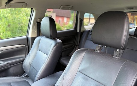 Mitsubishi Outlander III рестайлинг 3, 2012 год, 1 200 000 рублей, 13 фотография