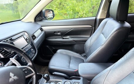 Mitsubishi Outlander III рестайлинг 3, 2012 год, 1 200 000 рублей, 14 фотография