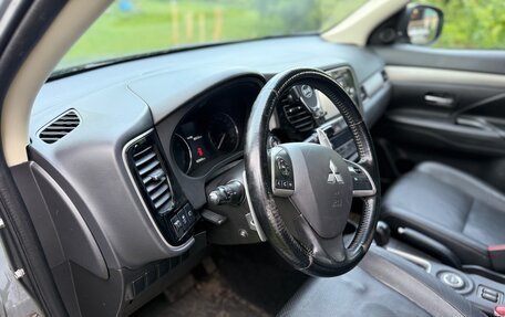 Mitsubishi Outlander III рестайлинг 3, 2012 год, 1 200 000 рублей, 11 фотография