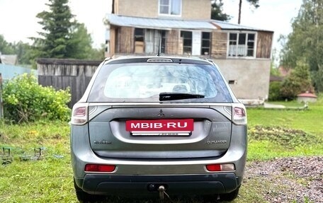 Mitsubishi Outlander III рестайлинг 3, 2012 год, 1 200 000 рублей, 2 фотография