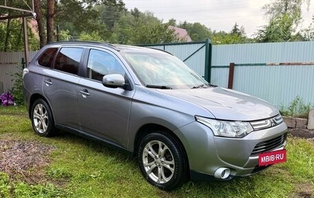 Mitsubishi Outlander III рестайлинг 3, 2012 год, 1 200 000 рублей, 6 фотография
