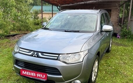 Mitsubishi Outlander III рестайлинг 3, 2012 год, 1 200 000 рублей, 5 фотография