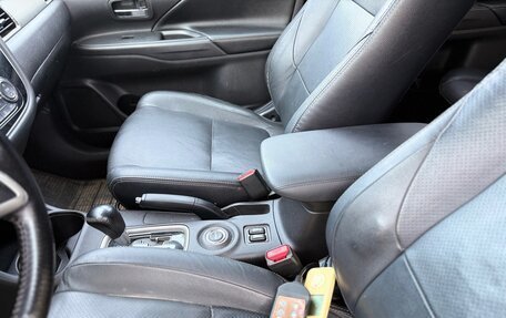 Mitsubishi Outlander III рестайлинг 3, 2012 год, 1 200 000 рублей, 20 фотография