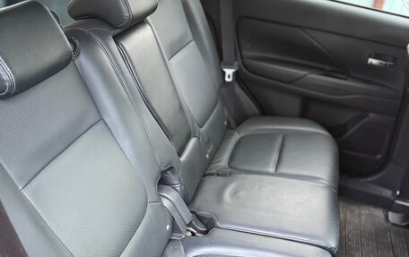 Mitsubishi Outlander III рестайлинг 3, 2012 год, 1 200 000 рублей, 31 фотография