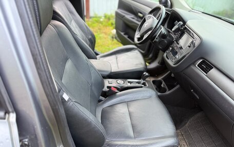 Mitsubishi Outlander III рестайлинг 3, 2012 год, 1 200 000 рублей, 36 фотография