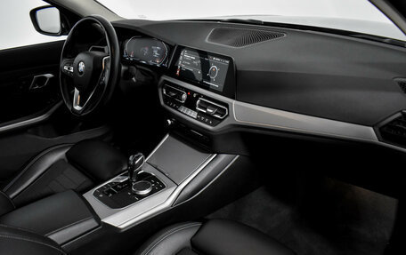 BMW 3 серия, 2021 год, 2 850 000 рублей, 16 фотография
