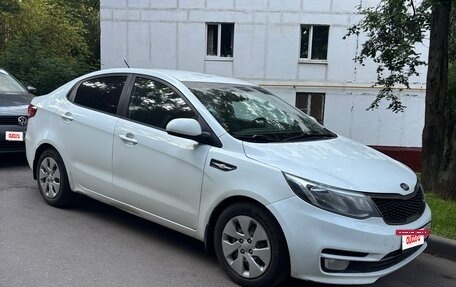 KIA Rio III рестайлинг, 2015 год, 1 050 000 рублей, 2 фотография