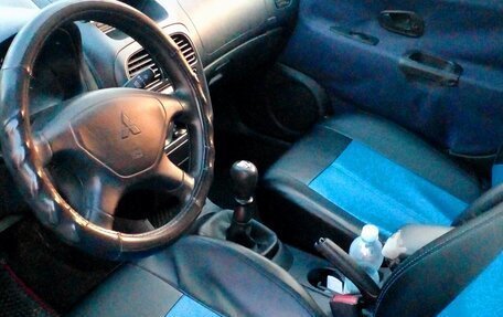 Mitsubishi Carisma I, 2003 год, 319 000 рублей, 19 фотография