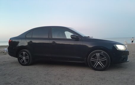 Volkswagen Jetta VI, 2014 год, 870 000 рублей, 2 фотография