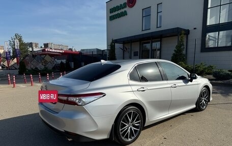 Toyota Camry, 2021 год, 3 980 000 рублей, 4 фотография