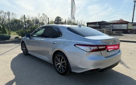 Toyota Camry, 2021 год, 3 980 000 рублей, 6 фотография