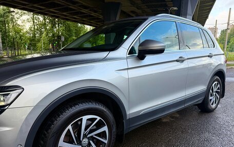 Volkswagen Tiguan II, 2018 год, 2 350 000 рублей, 3 фотография