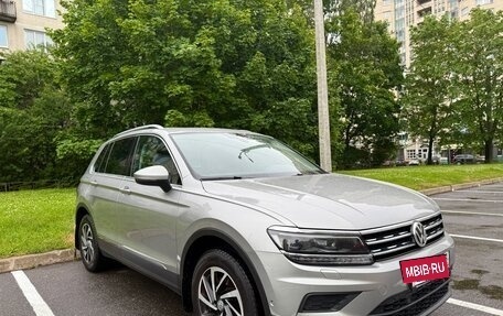 Volkswagen Tiguan II, 2018 год, 2 350 000 рублей, 2 фотография