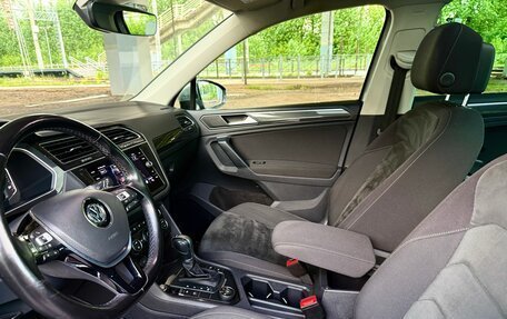 Volkswagen Tiguan II, 2018 год, 2 350 000 рублей, 11 фотография