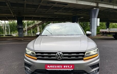 Volkswagen Tiguan II, 2018 год, 2 350 000 рублей, 13 фотография