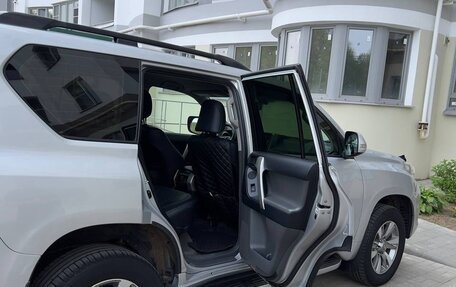Toyota Land Cruiser Prado 150 рестайлинг 2, 2012 год, 3 400 000 рублей, 22 фотография